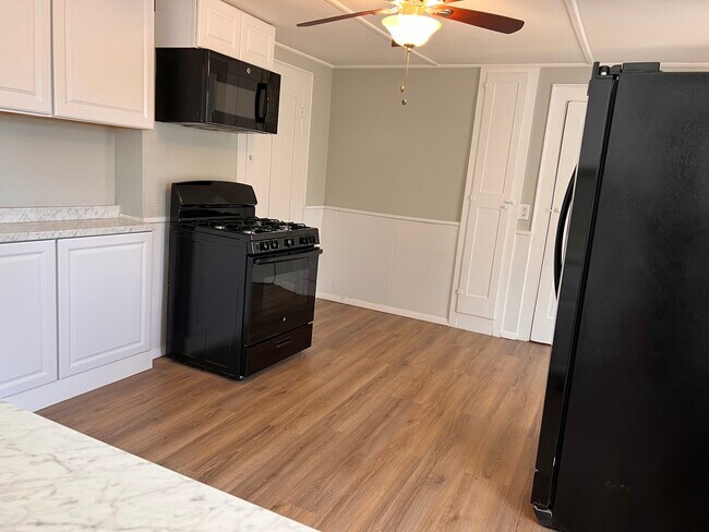 Kitchen - 40 Center St