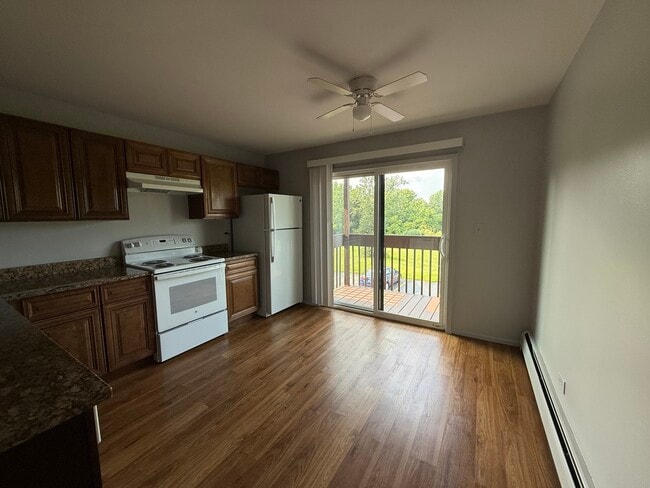Building Photo - 8238 Woodland Dr