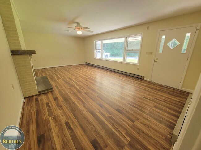 Foto del edificio - Spacious House Located off the 105 Bypass