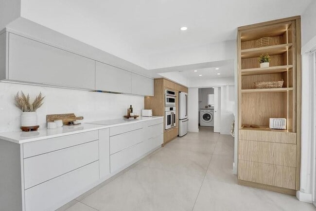 Foto del edificio - 5581 NE 31st Ave