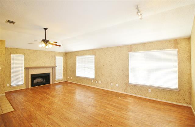 Foto del edificio - 2305 Valley Creek Dr