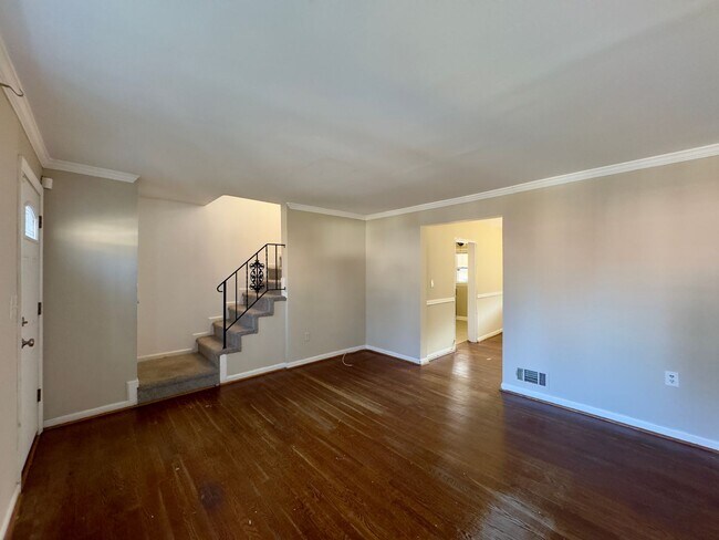 Building Photo - Charming 3 Bedroom/1 Bathroom Townhome in Idlewood, MD!