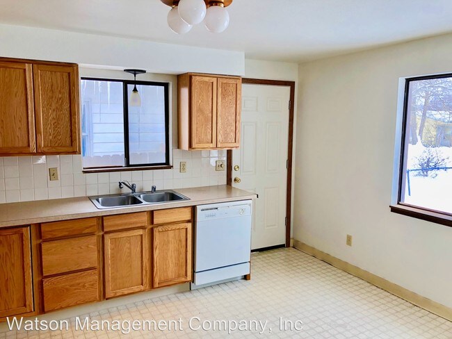 Foto del edificio - 2 br, 1 bath Apartment - 533 E Sanson