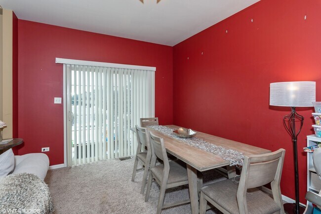 Building Photo - 9028 Mansfield Dr