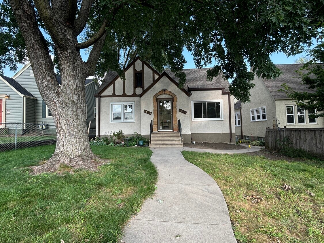 4009 is on the left side of the duplex - 4009 France Ave S
