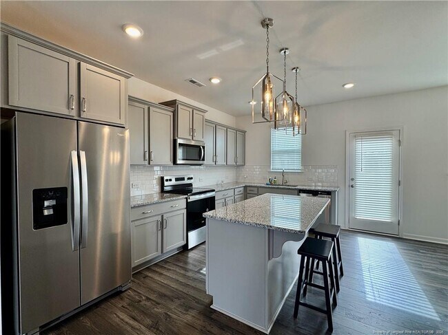 Foto del edificio - 81 Camel Crazies Pl