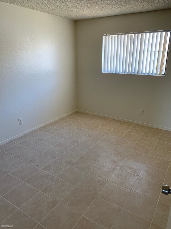 Building Photo - 2 br, 2 bath  - 6975 Dunsbach Way Apt 2