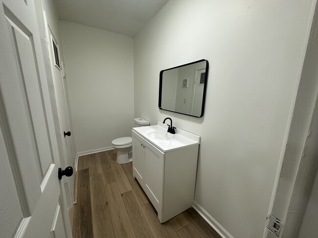 Building Photo - 219 Huston St