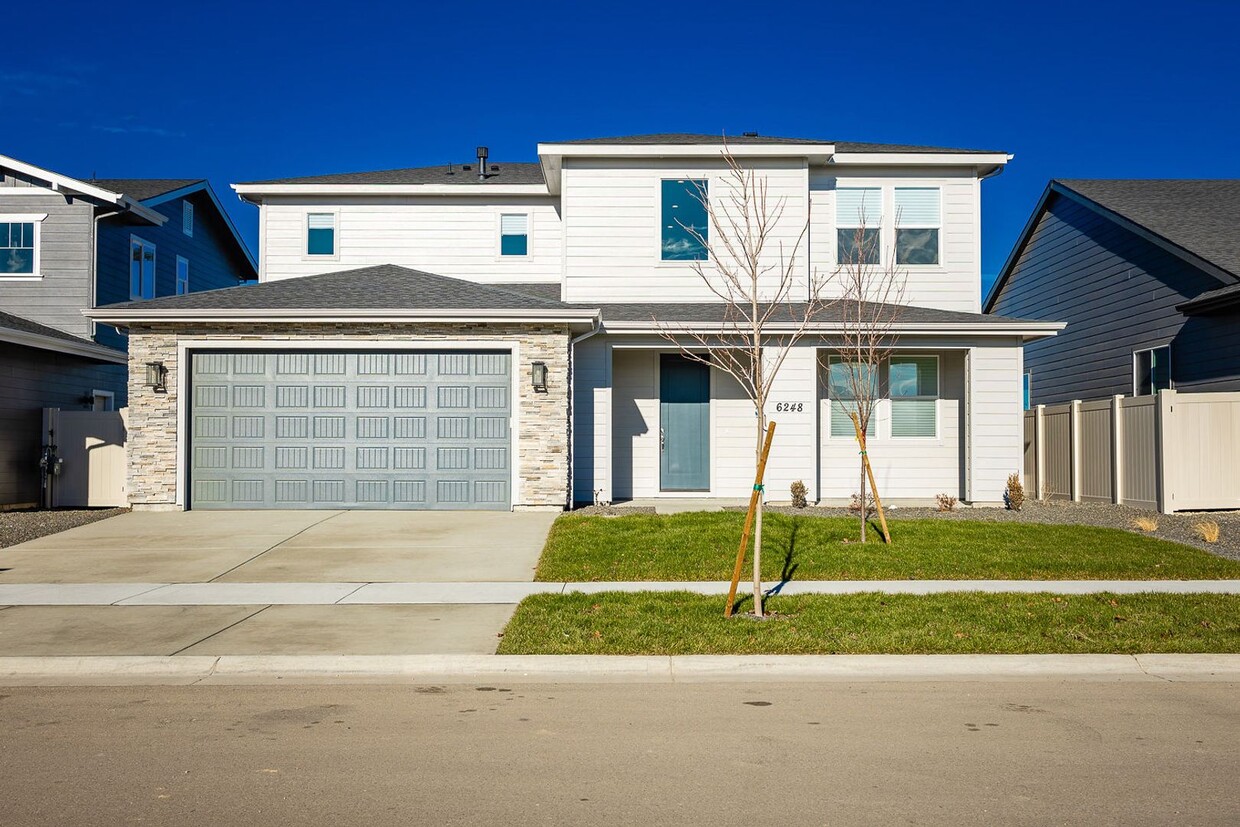 Primary Photo - Brand New Home in an Amenity Filled Neighb...