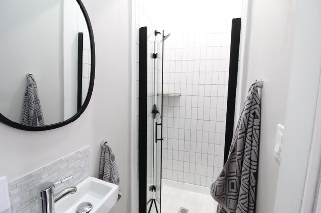 Foto del edificio - 800 Monroe Ave