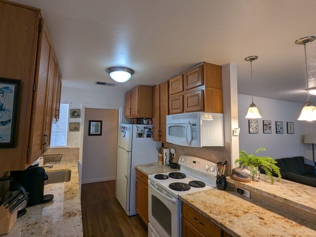 Building Photo - 257 Ironwood St