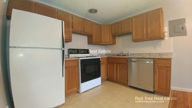 Building Photo - 2 bedroom in Boston MA 02132