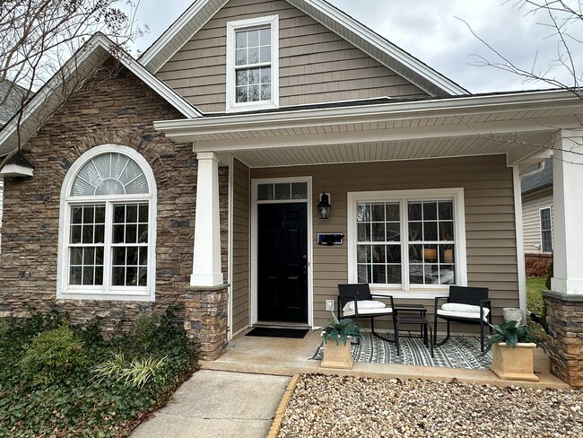 Building Photo - 521 Capstone Dr