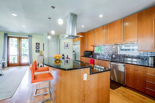 Foto del edificio - 1185 Barnes St NW