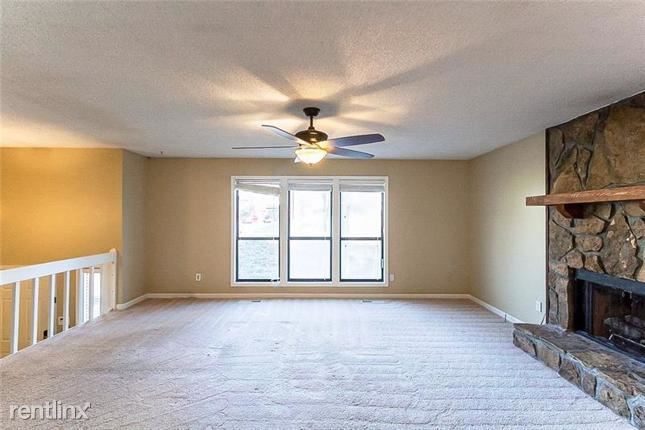 Building Photo - 4528 Hickory Grove Ct
