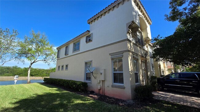 Foto del edificio - 4744 SW 165th Ave