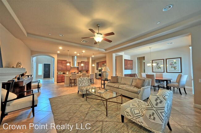 Building Photo - 2429 Chateau Napoleon Dr