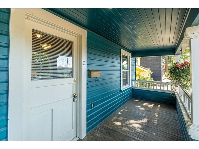 Building Photo - 511 Madison St