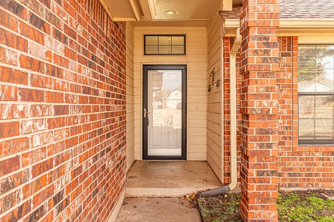 Foto del edificio - 3 Bedroom 2 Bath N/W OKC