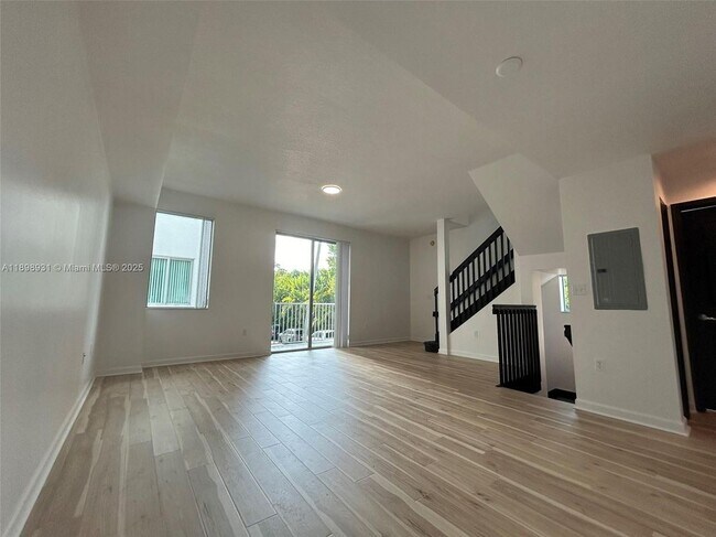 Foto del edificio - 2142 Van Buren St