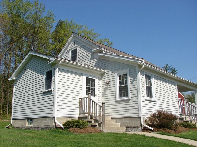 Foto del edificio - Updated Country Home
