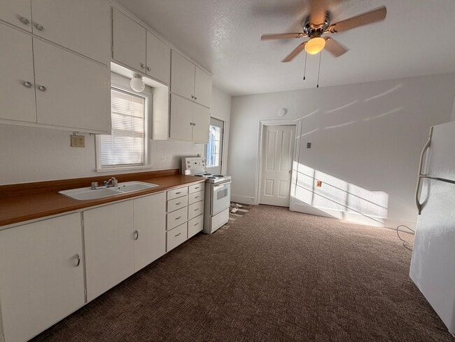 Foto del edificio - 700 N 5th St