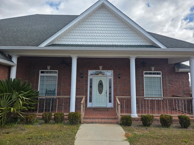 Building Photo - 565 Twin Ponds Dr