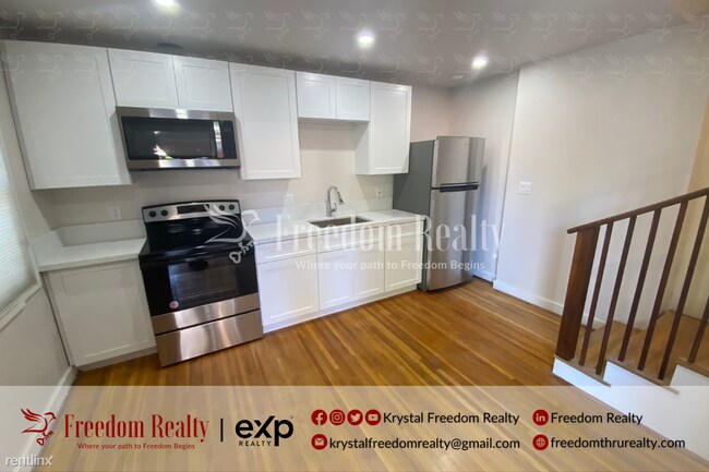 Foto del edificio - 3 br, 2 bath Triplex - 1765 Los Feliz Driv...