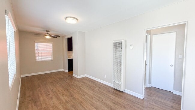 Interior Photo - 4065 - 4071 Chamoune Avenue