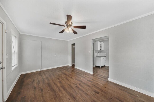 Building Photo - 415 N Beauregard St