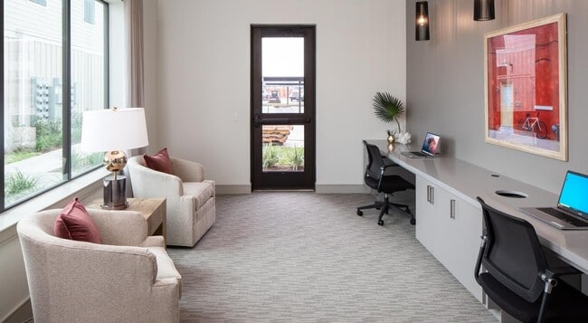 Foto del edificio - 12111 S Main St