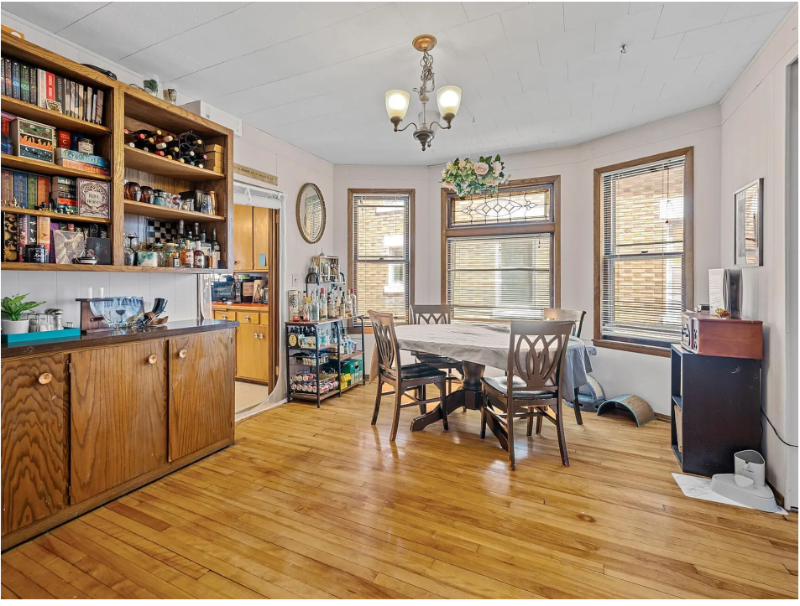 Foto principal - 887 W James Ave