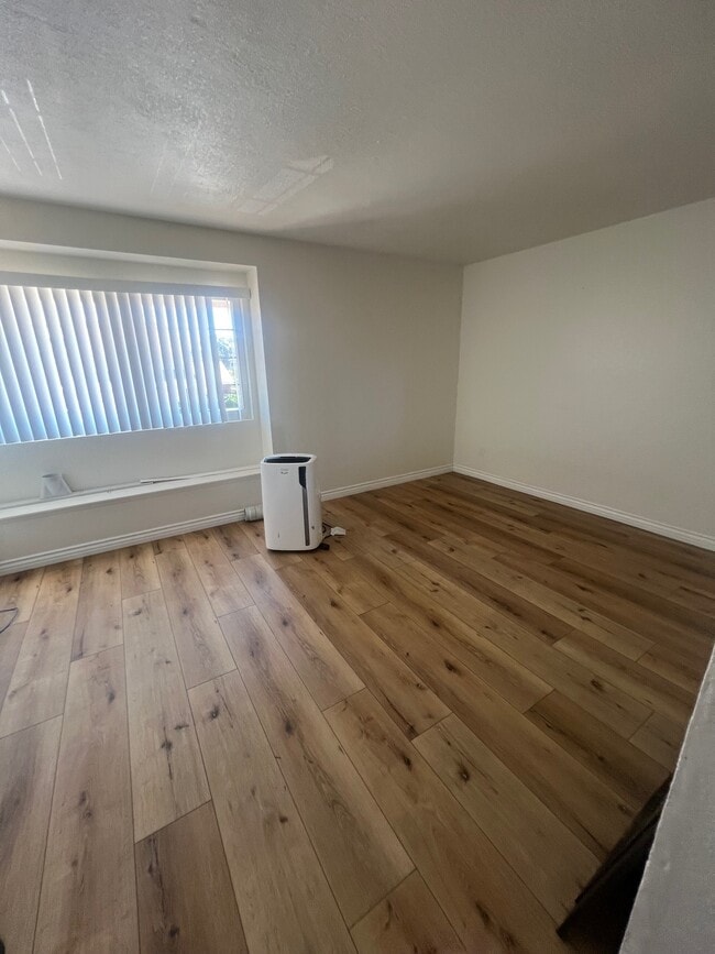 Foto del edificio - 7246 Rock Canyon Dr