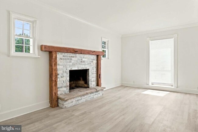 Foto del edificio - 471 N Elmwood Rd
