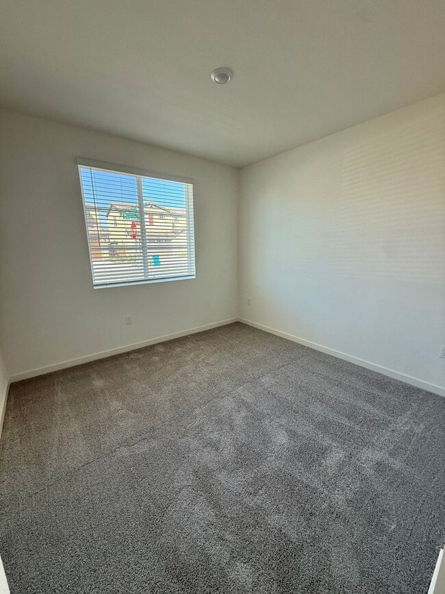 Foto del edificio - 211 Dogwood Ct
