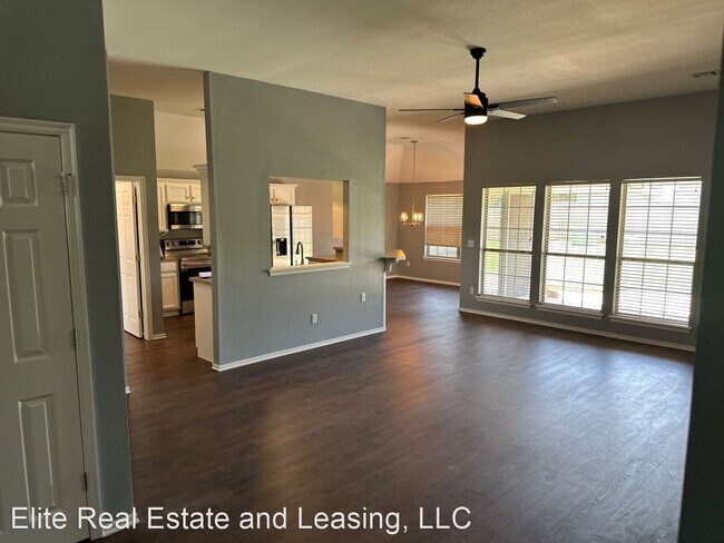 Foto del edificio - 4 br, 2 bath House - 208 SPRINGCREEK DRIVE