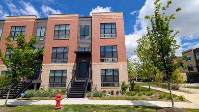 Building Photo - 2211 Venture Dr