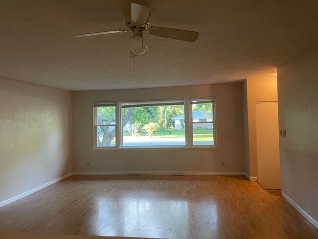 Building Photo - 4770 Greenfield Dr
