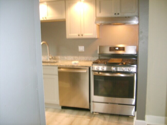 Foto del edificio - 110 Bidwell Pkwy