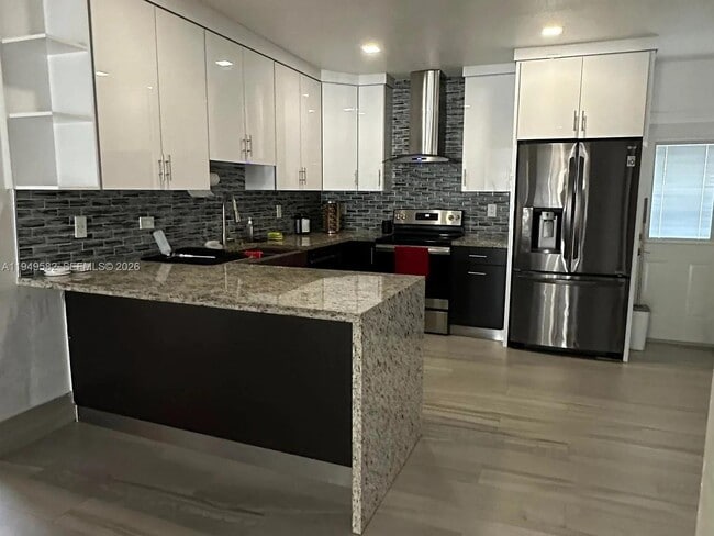 Foto del edificio - 5737 SW 6th St