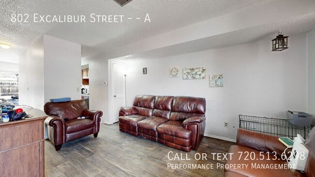 Foto del edificio - 802 Excalibur St