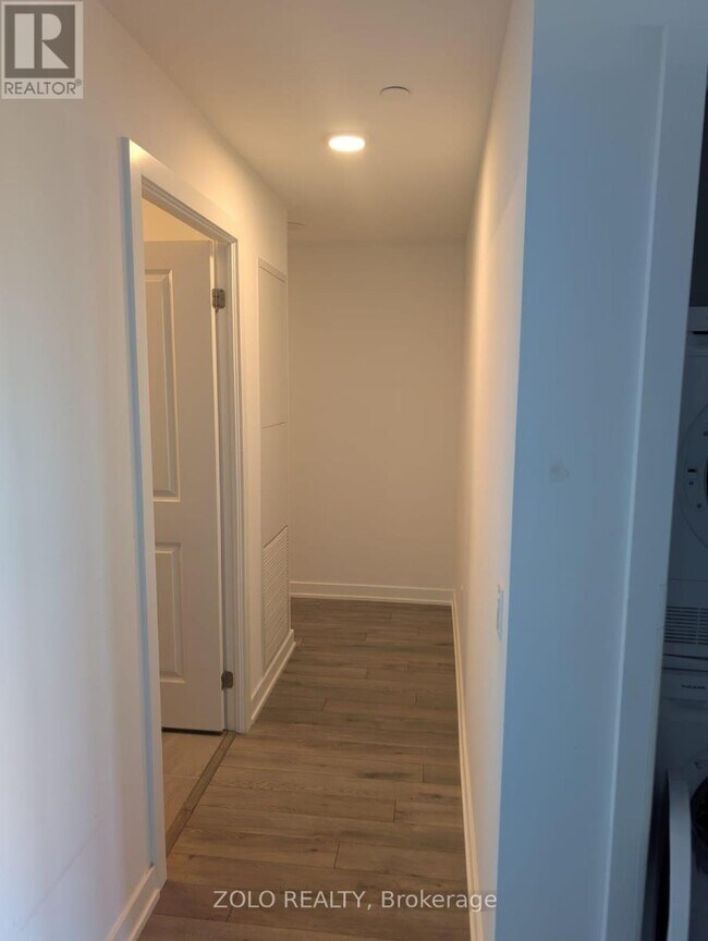 Building Photo - 15 Skyridge Dr