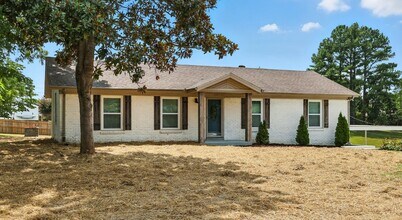 Building Photo - 118 Johnson Cir