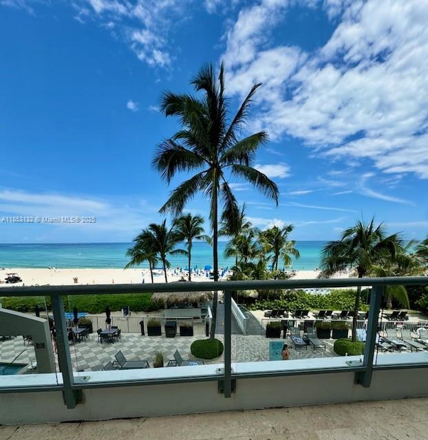 Foto del edificio - 17375 Collins Ave