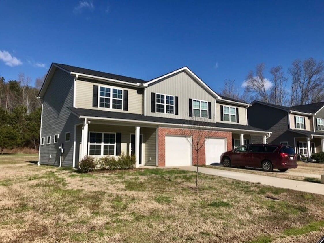 1017 Cedar Village Trail Unit 1, Salisbury, NC 28147 Room for Rent in