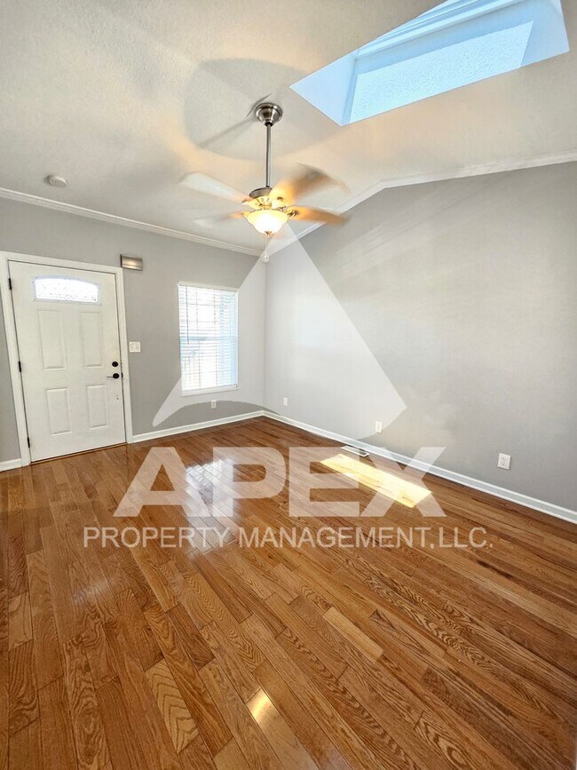 Foto del edificio - Stunning 3 Bd/2Ba Condo in North Knox clos...