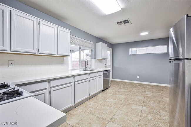 Foto del edificio - 1845 Navajo Lake Way