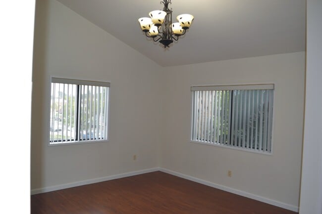 Foto del edificio - 6407 Gentry Ave