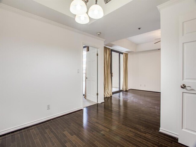 Foto del edificio - 5909 Luther Ln