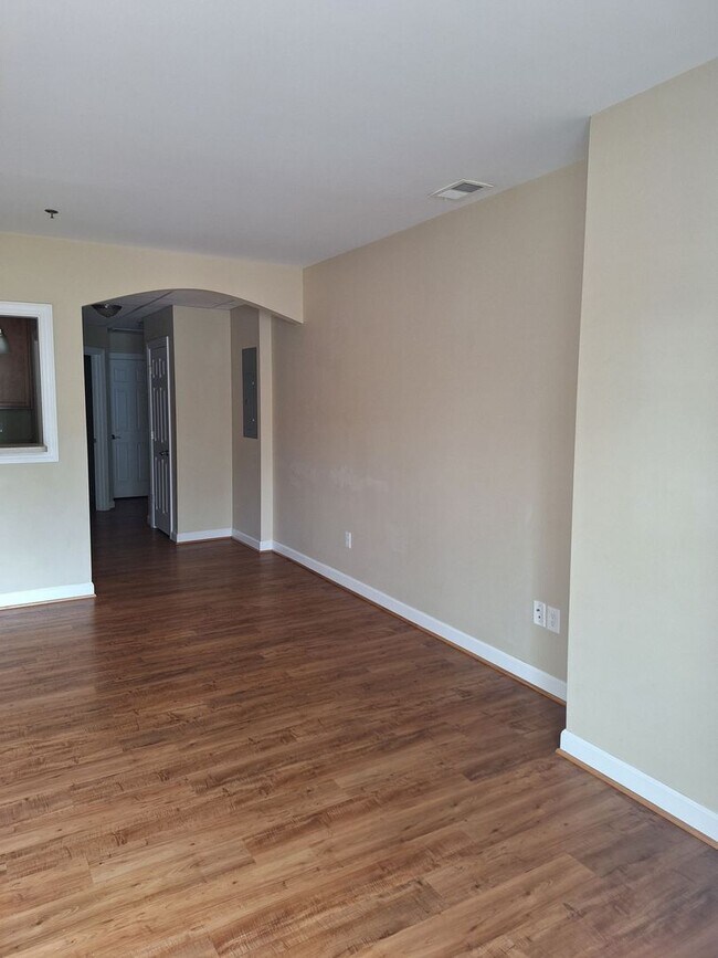 Foto del edificio - 1 bedroom/ 1 bathroom. Bennington on the Park